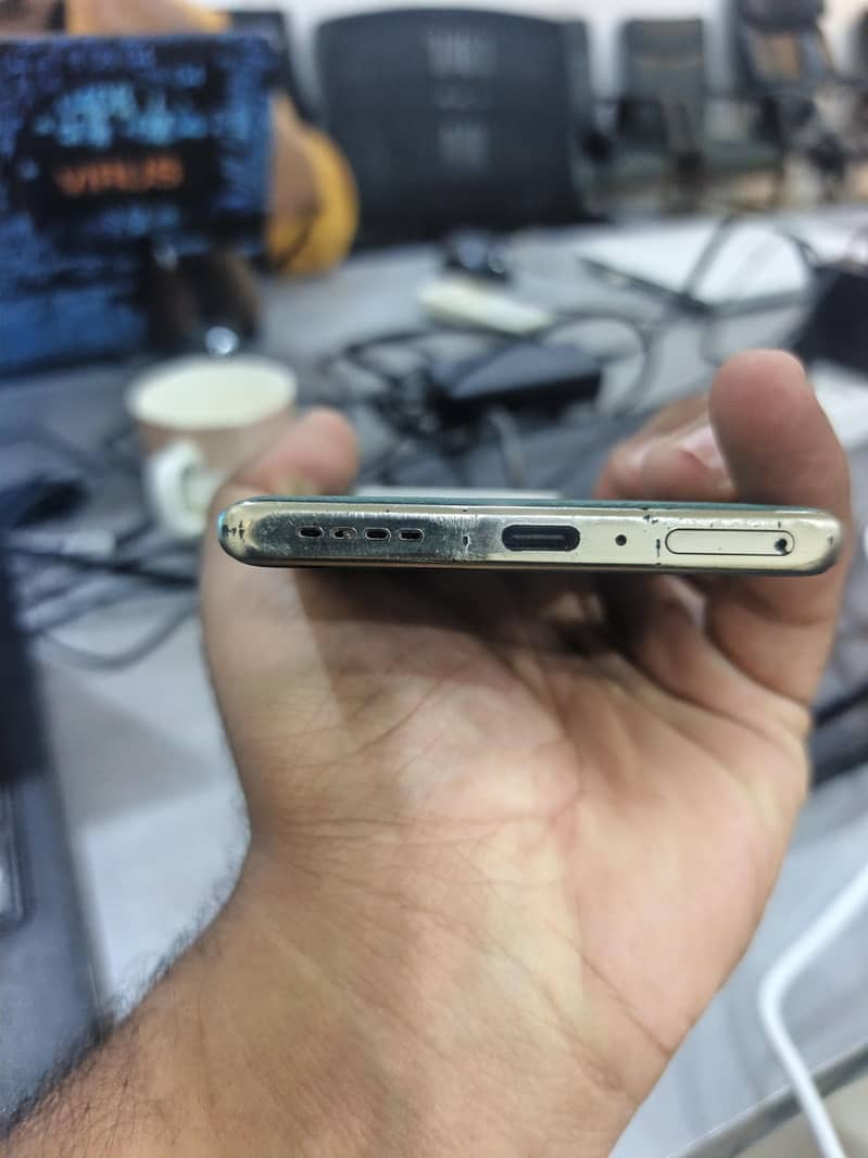 Infinix Note 40 Pro 4
