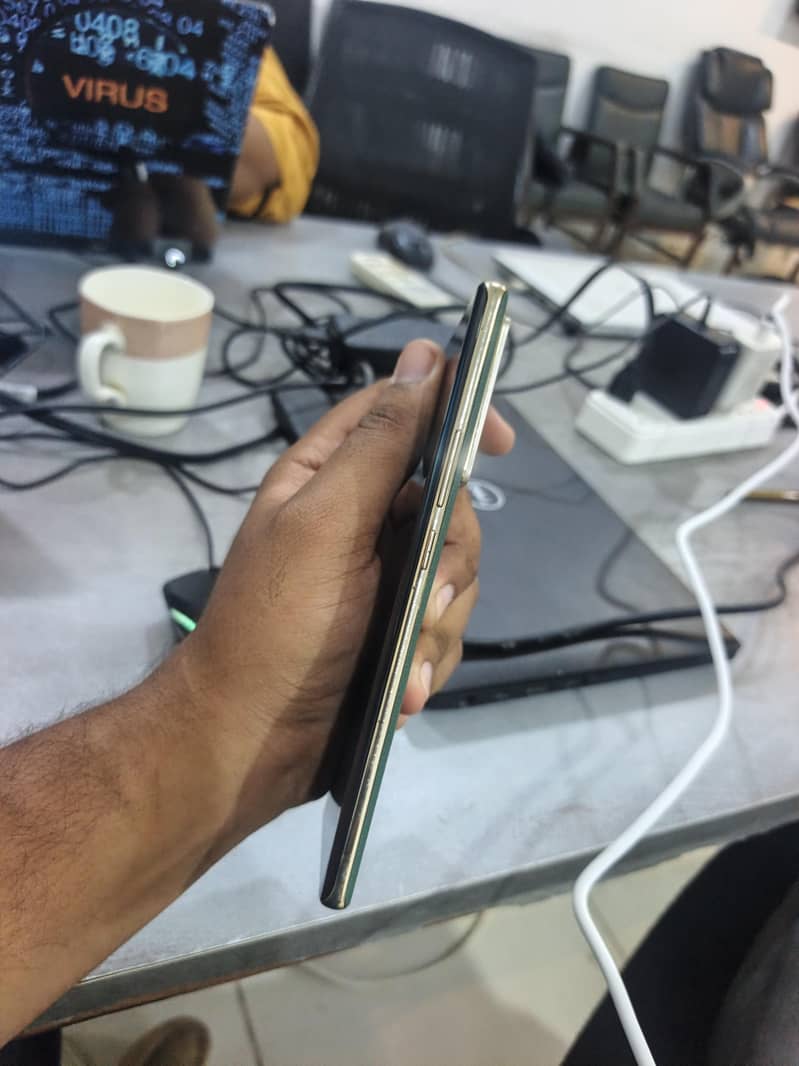 Infinix Note 40 Pro 5