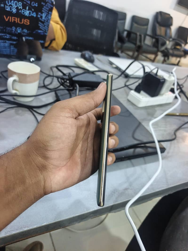 Infinix Note 40 Pro 6