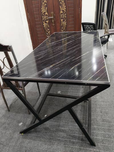 Brand new high quality wooden tabel with mettel frame office
