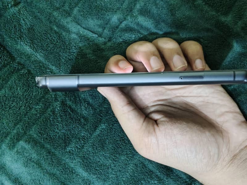 Google Pixel 8 4