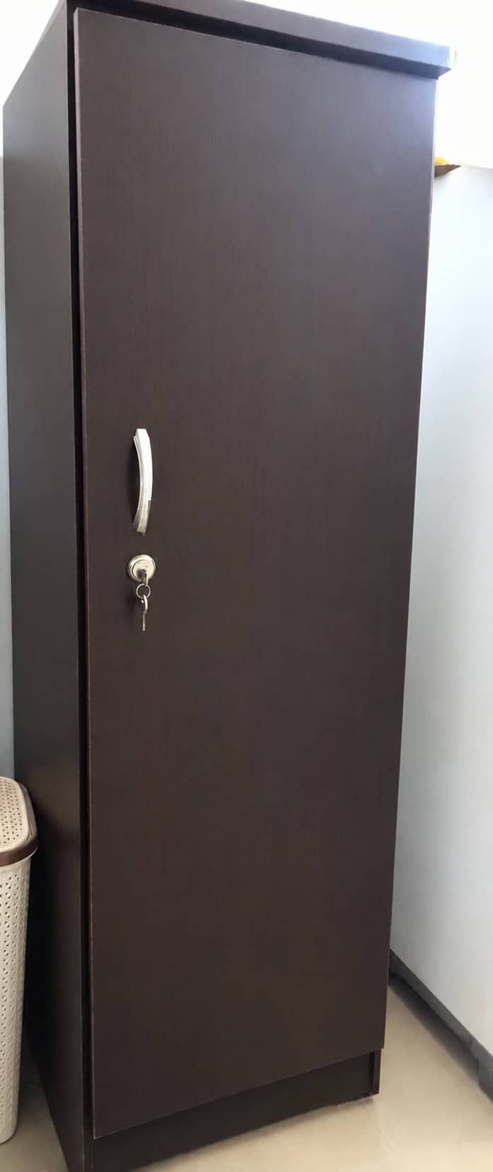 Single door cupboard 1