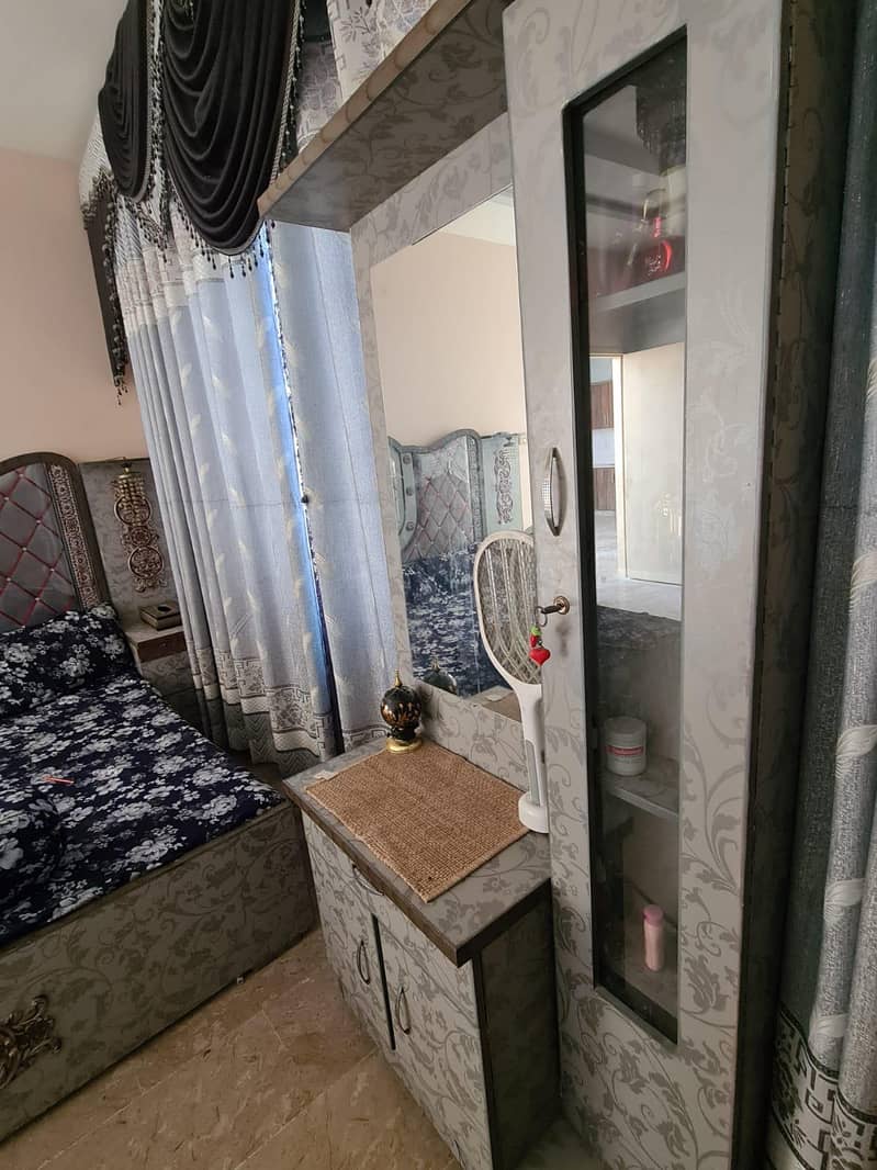 bed 2 side table devider almari 3 pally shokes 5