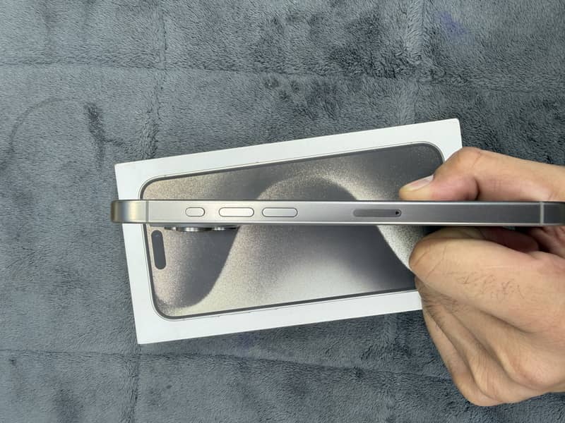 Apple iPhone 15 Pro Max 5