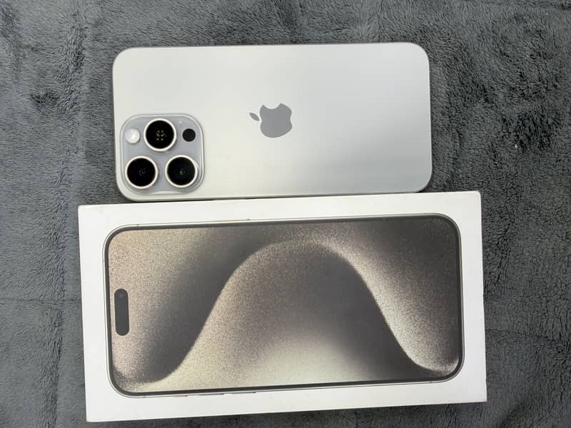 Apple iPhone 15 Pro Max 6