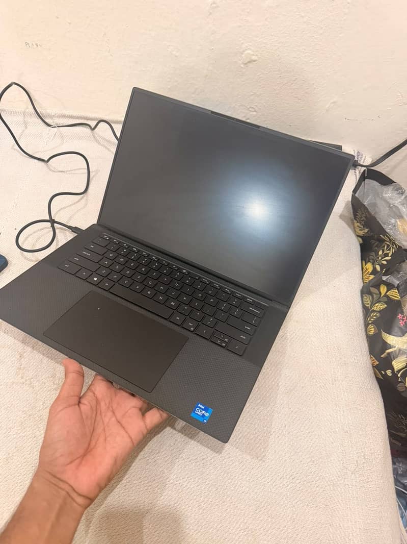 Dell Precision 5560 0