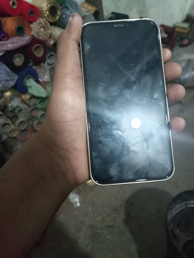 Apple iPhone XR 4
