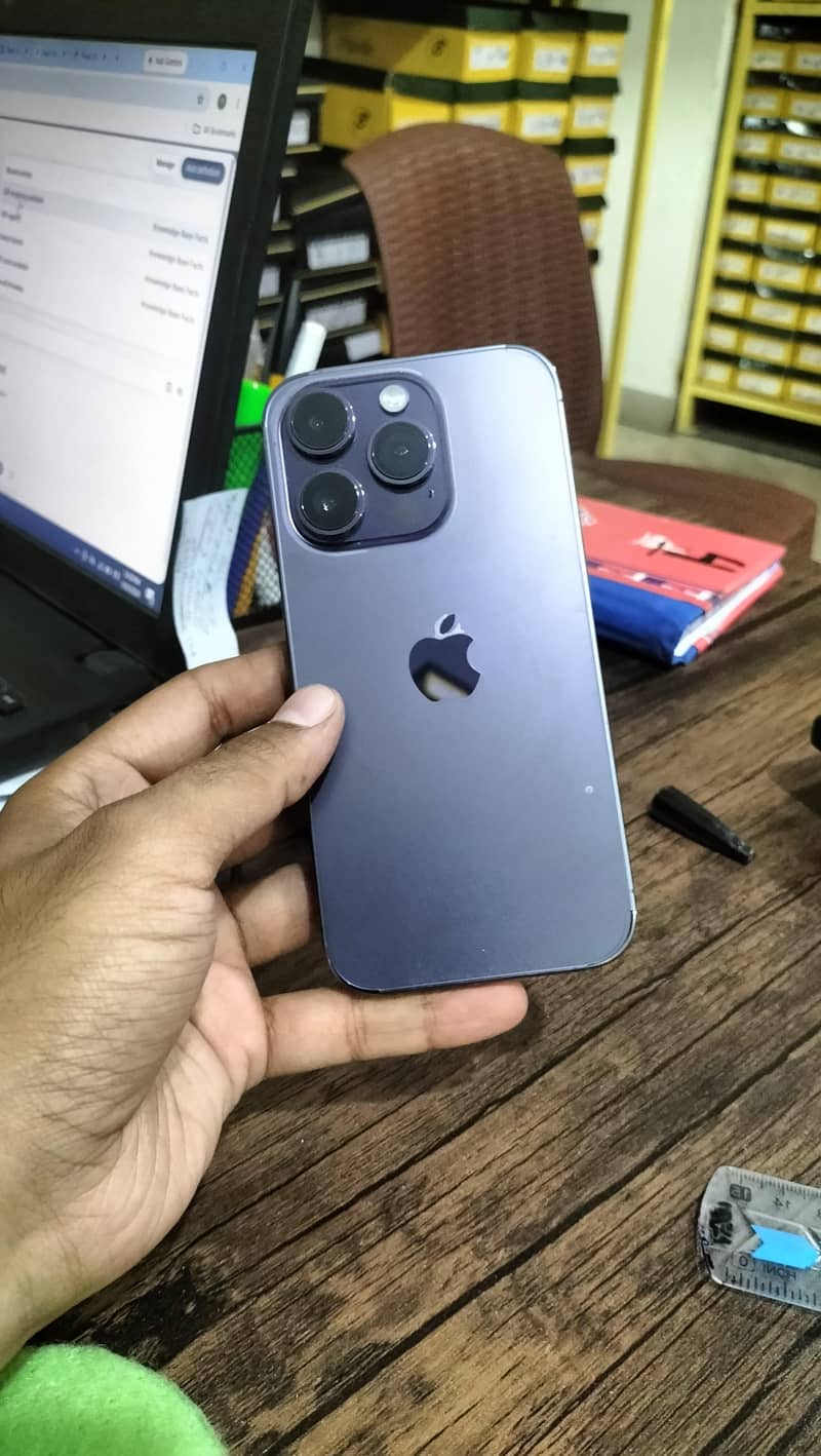 Apple iPhone 14 Pro 0