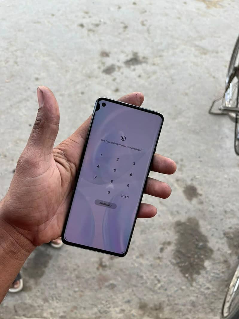 One Plus 8 (5G) 8/128 4