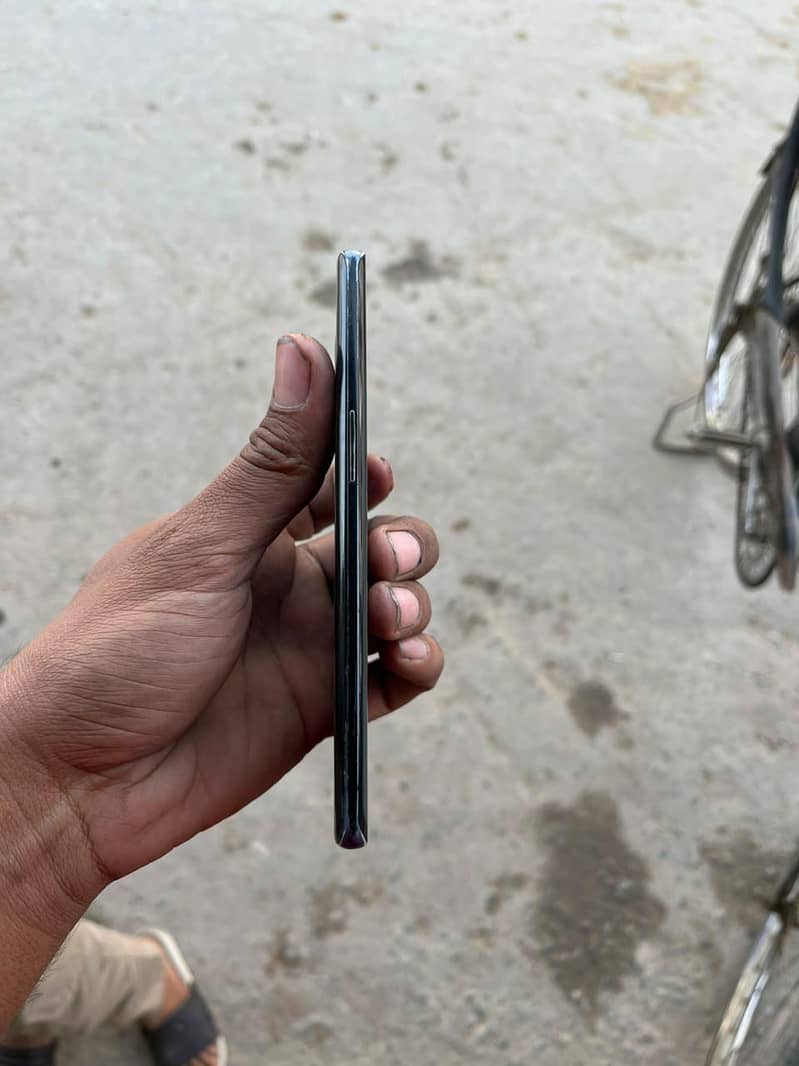 One Plus 8 (5G) 8/128 5