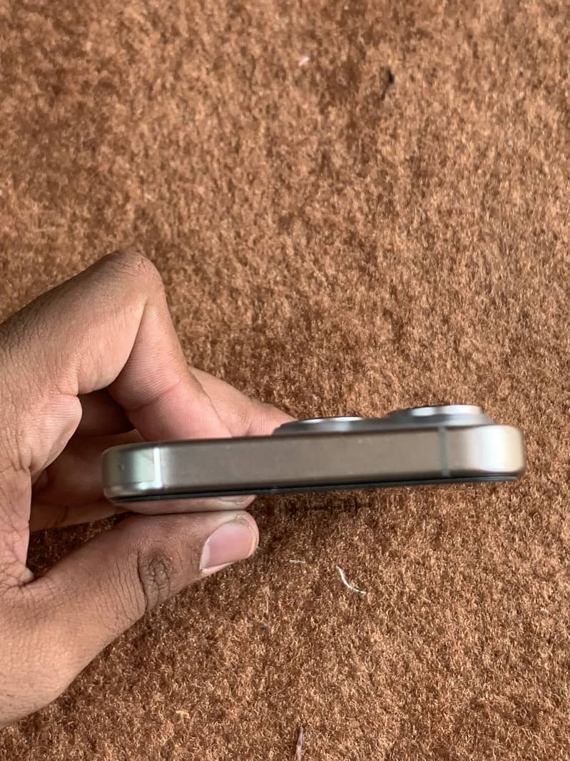 Apple iPhone 15 Pro 1