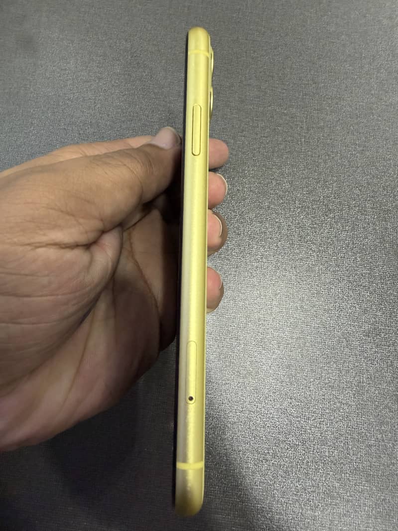 Apple iPhone 11 3
