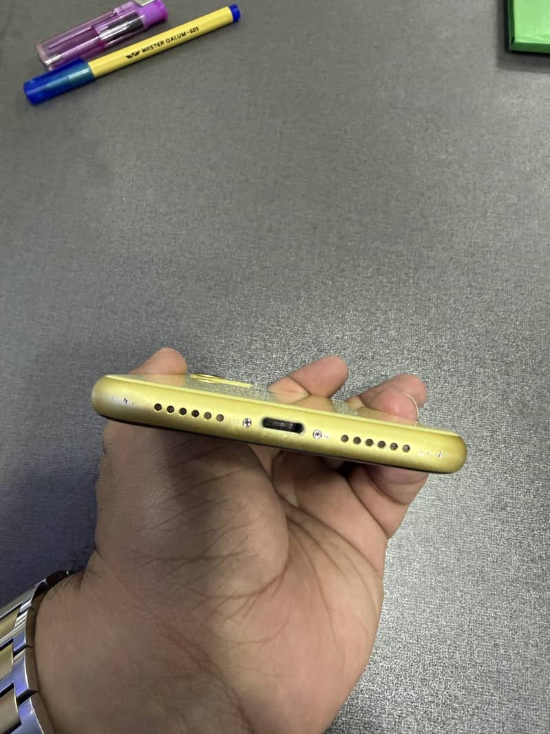 Apple iPhone 11 6