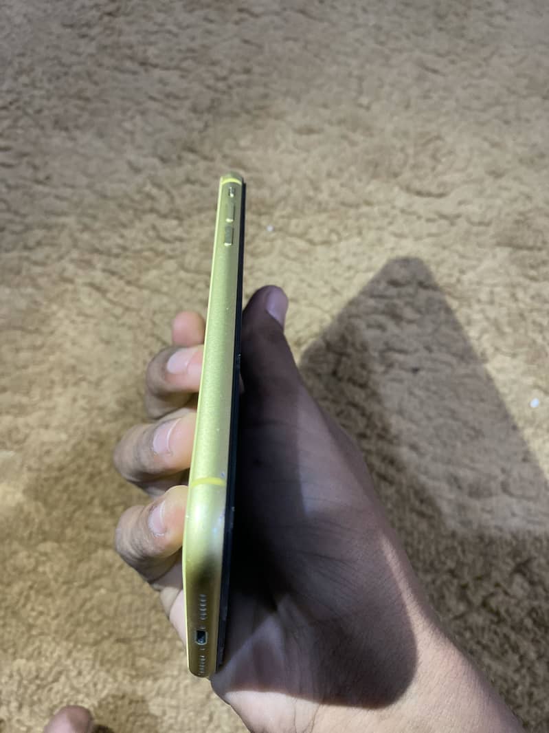 Apple iPhone 11 3