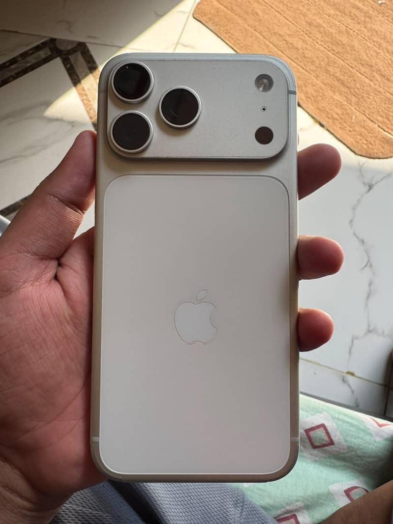 Apple iPhone 17 Pro Max 0