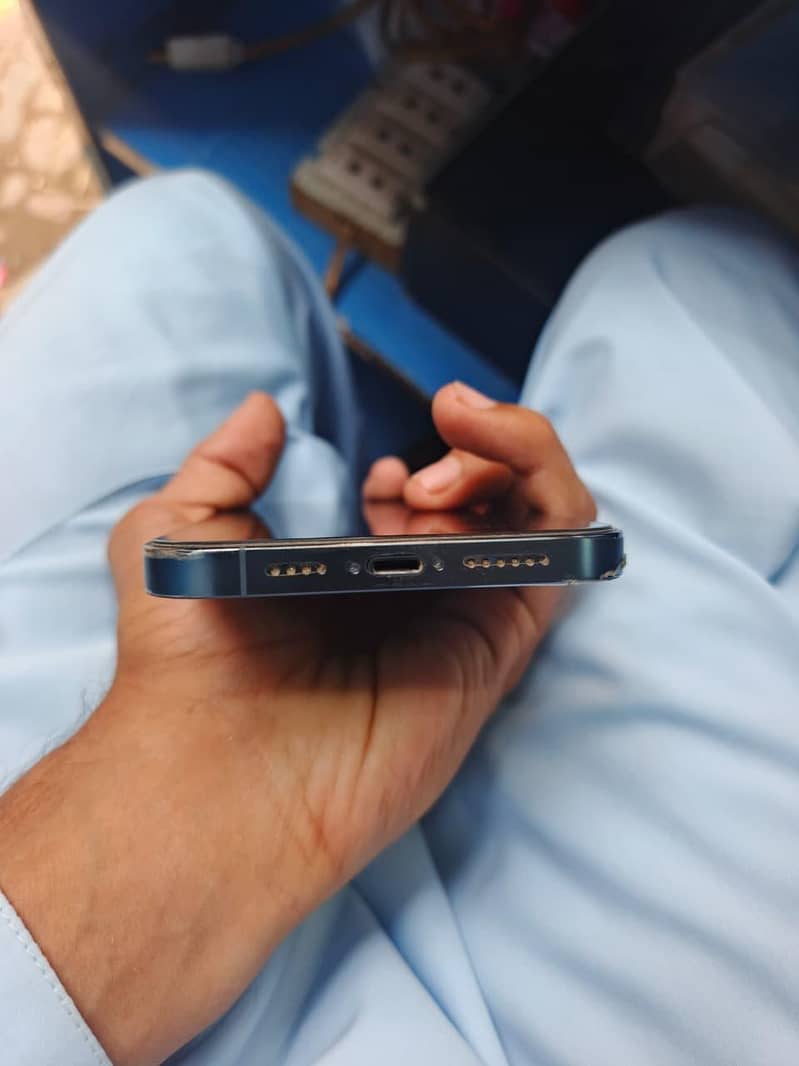 Apple iPhone 13 Pro Max 3