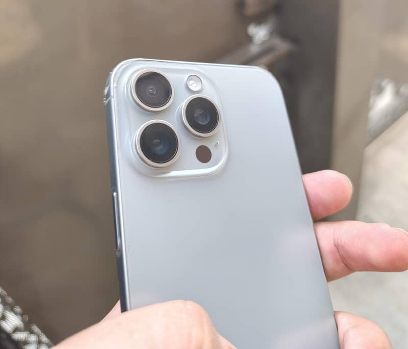 Apple iPhone 15 Pro Max 1