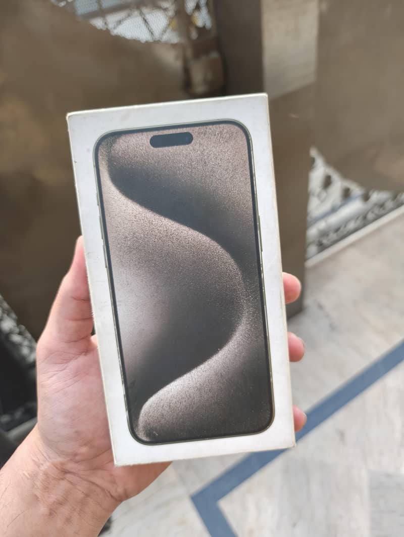 Apple iPhone 15 Pro Max 2