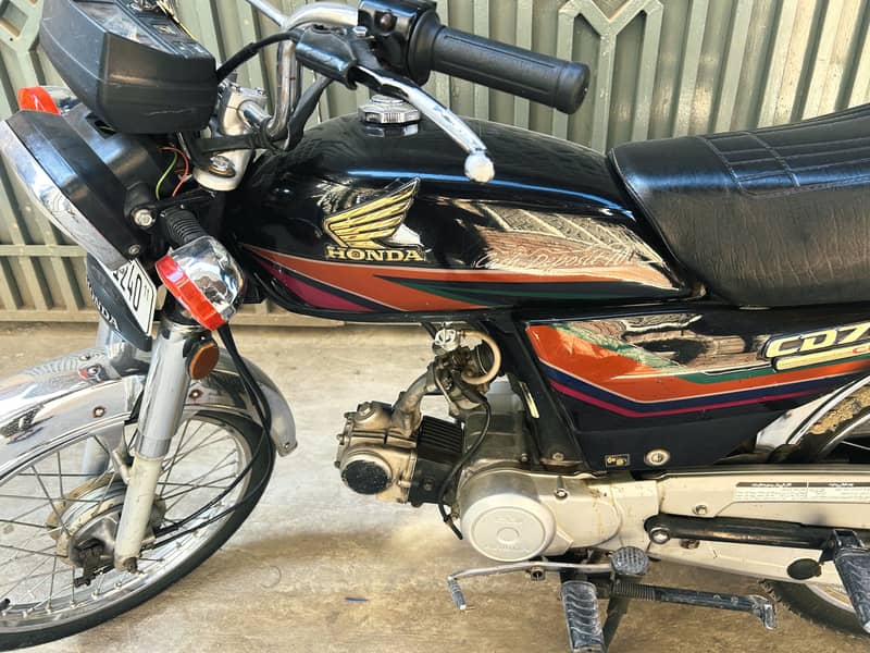 Honda CD70 4