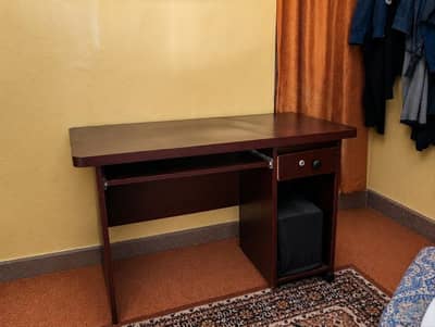 Modern Wooden Computer Table / Study Desk in Excellent Condition