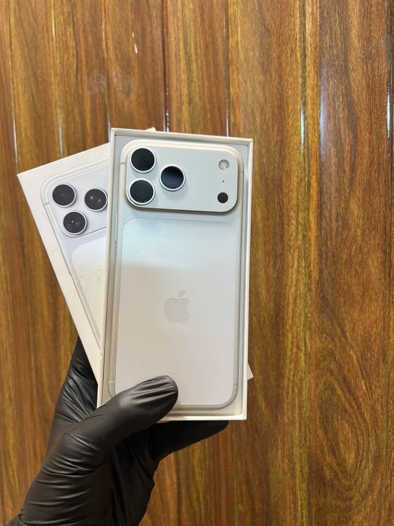 Apple iPhone 17 Pro Max 0