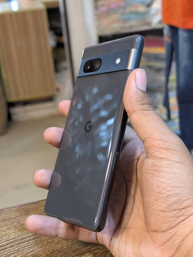 Google Pixel 7a 1