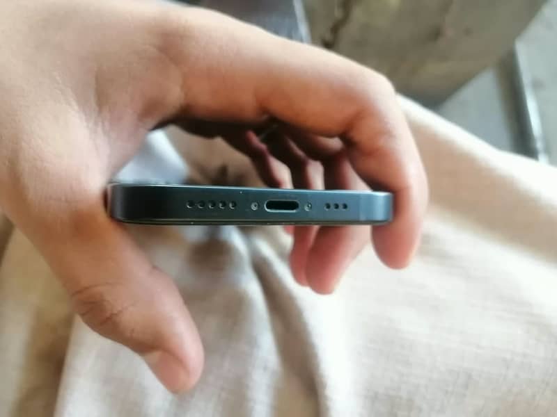 Apple iPhone 13 3