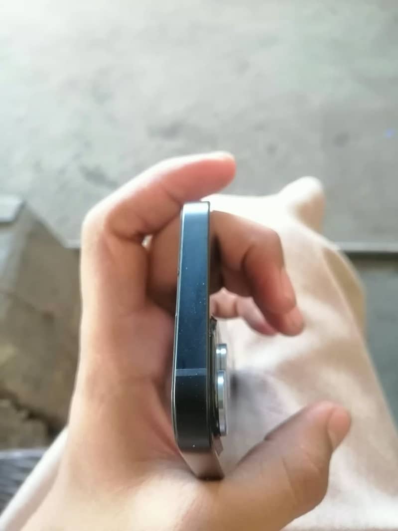 Apple iPhone 13 4