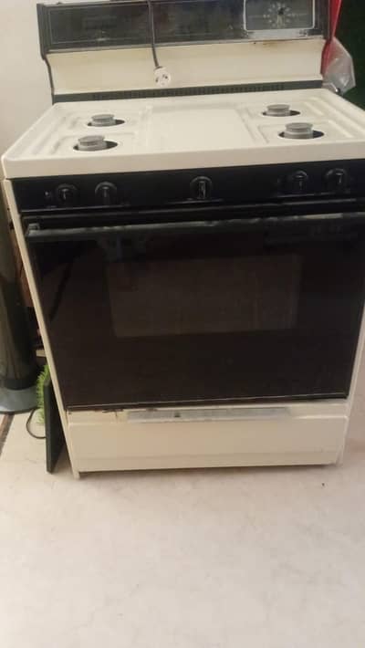 American Style 4 Burner Gas Cooking Range With Oven - Heavy Duty