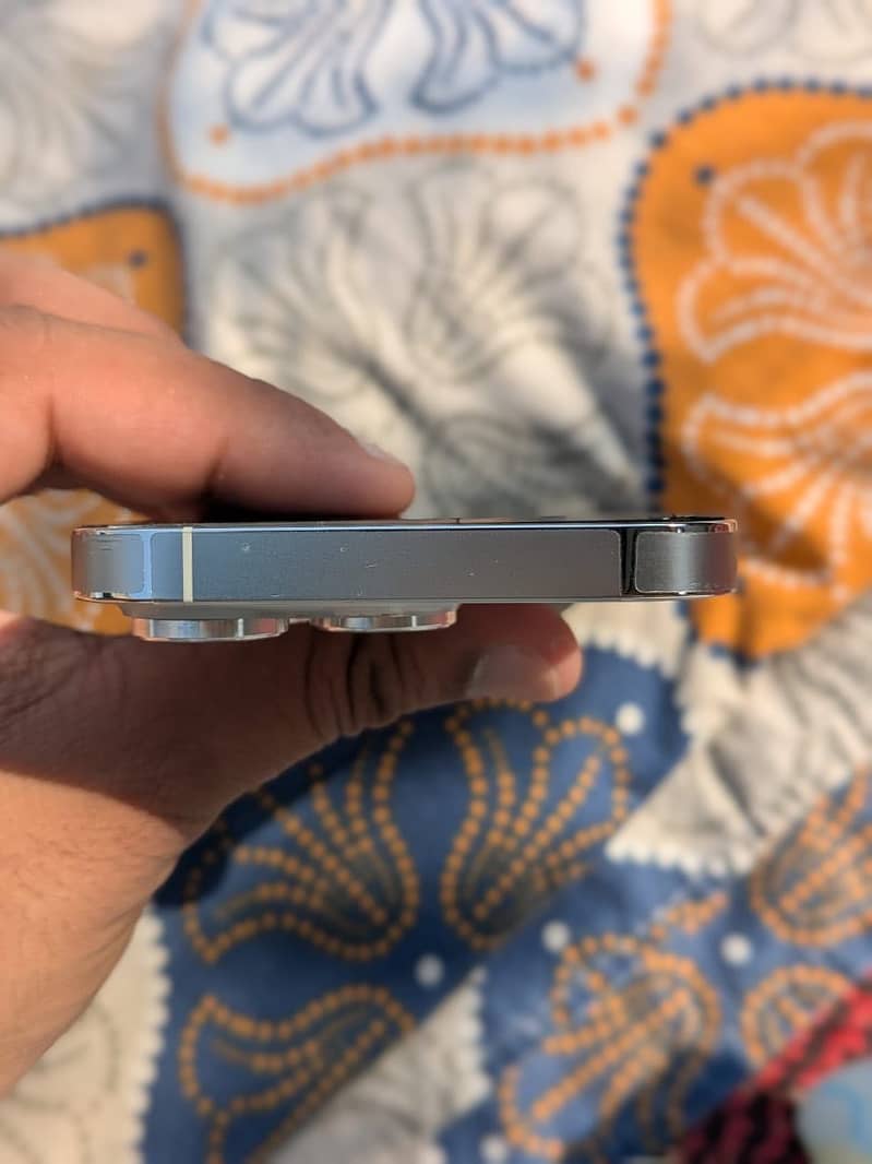 Apple iPhone 14 Pro 3