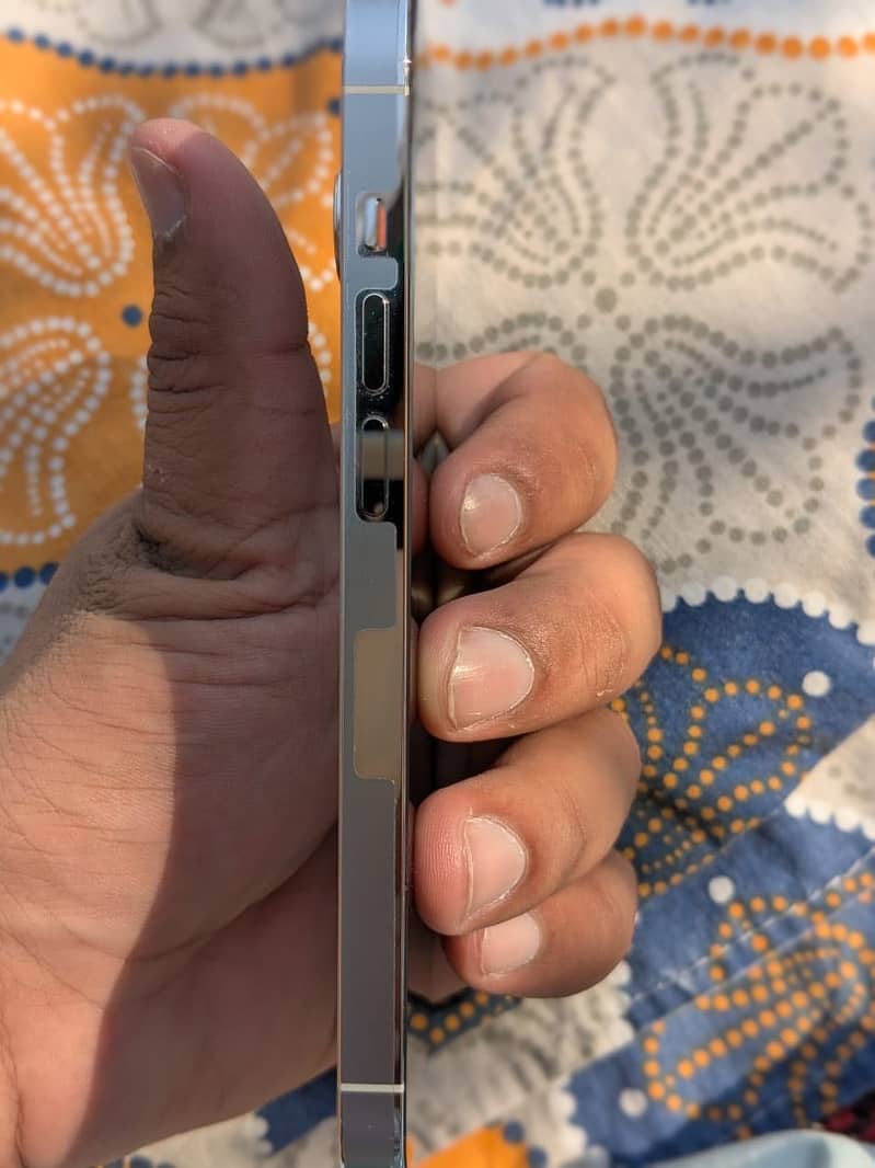 Apple iPhone 14 Pro 4