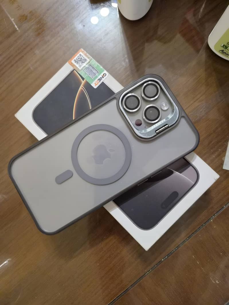 Apple iPhone 16 Pro Max 1