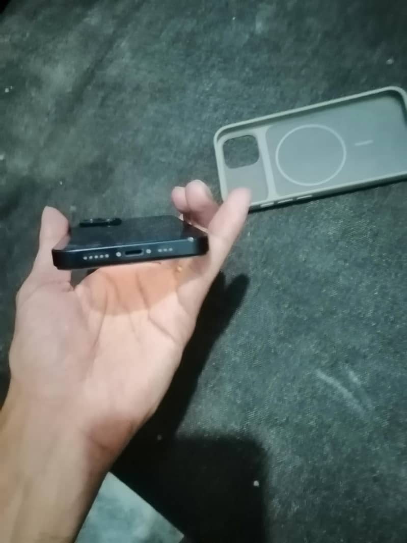 Apple iPhone 13 3