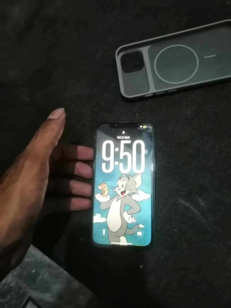 Apple iPhone 13 5