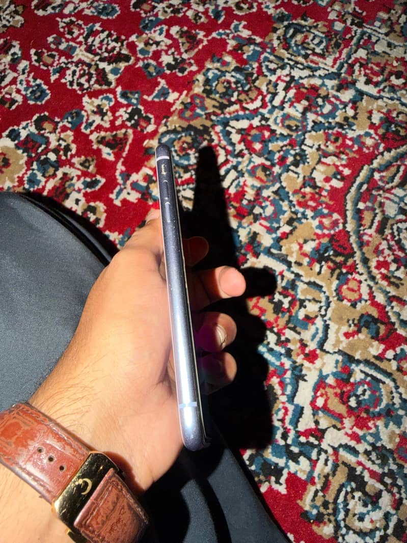 Apple iPhone 11 0