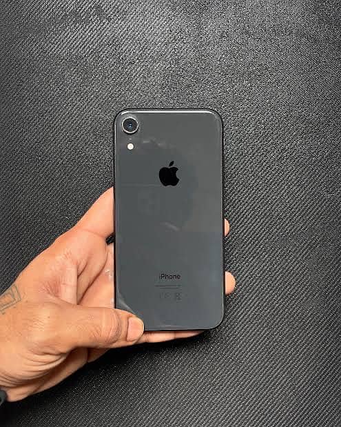 Apple iPhone XR 0