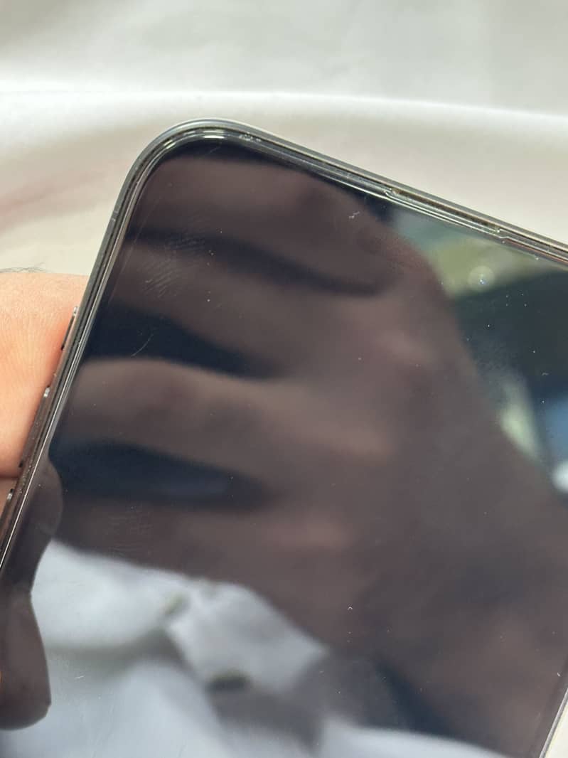 Apple iPhone 15 Pro Max 1