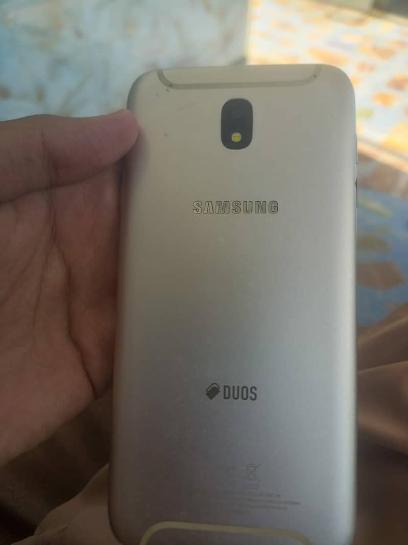 Samsung Mobile J7 3