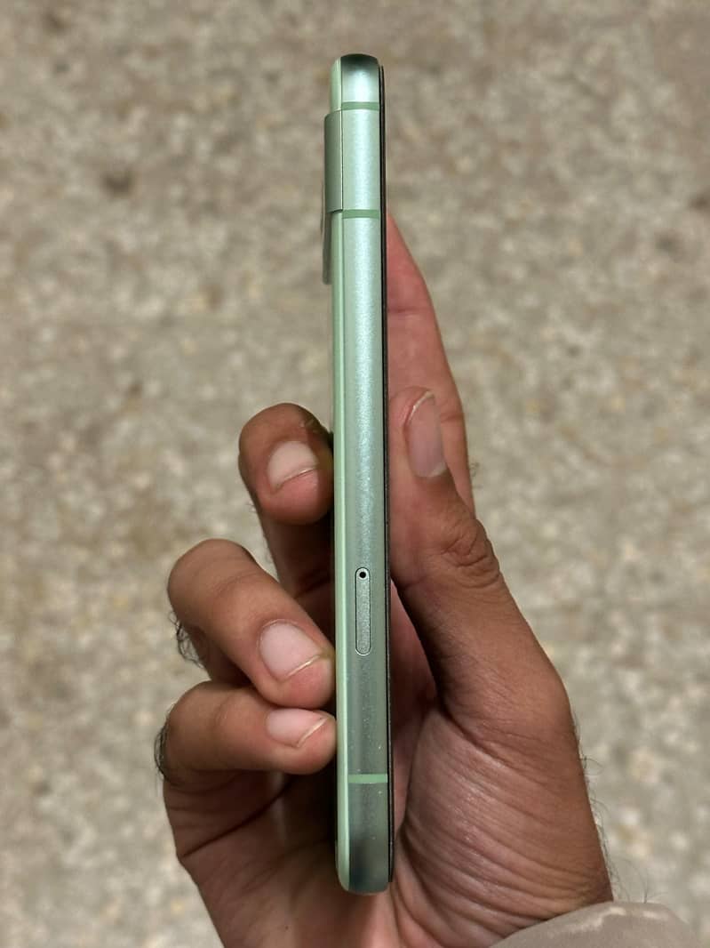 Google Pixel 8a 4