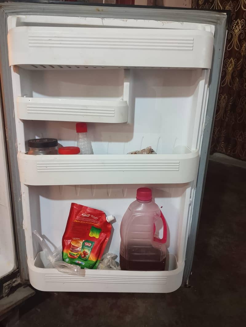 orient frige perfect condition 2