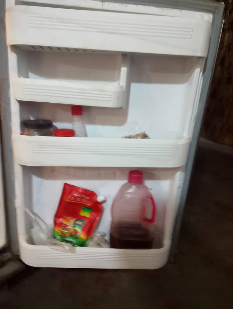 orient frige perfect condition 8