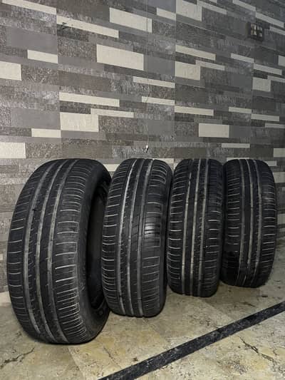 Mozzo 185/65/15 Tyre set for urgent sale
