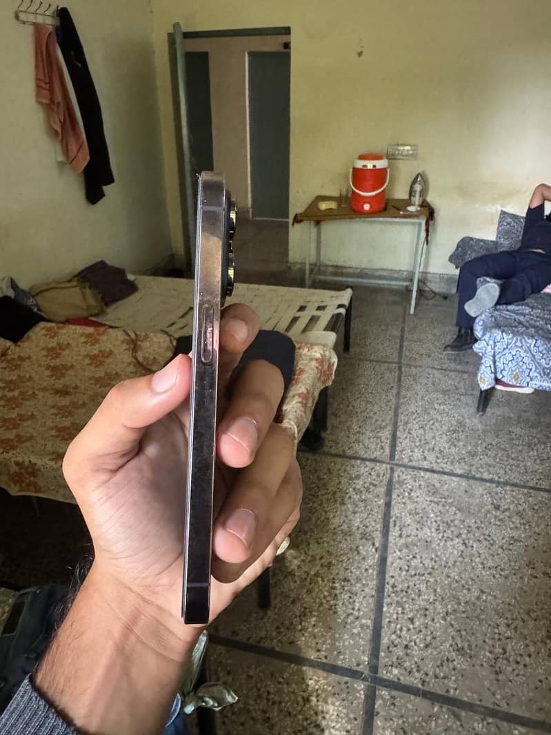 Apple iPhone 14 Pro 1