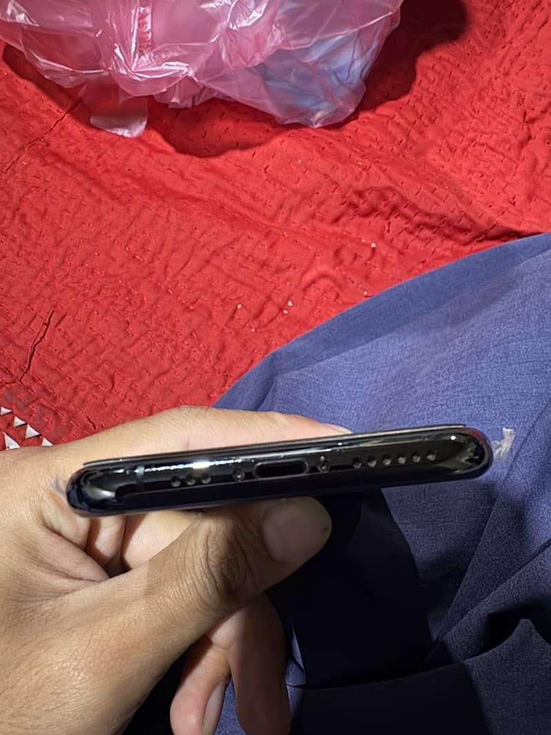 Apple iPhone 11 Pro 2