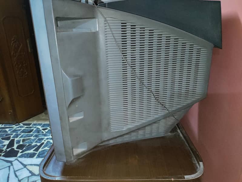 tv properly functional 4