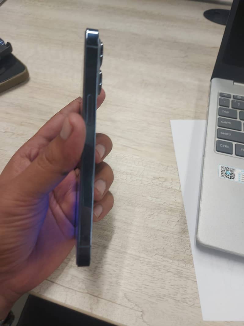 Apple iPhone 13 Pro 2