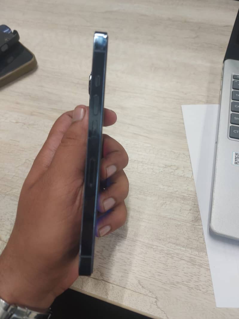 Apple iPhone 13 Pro 4