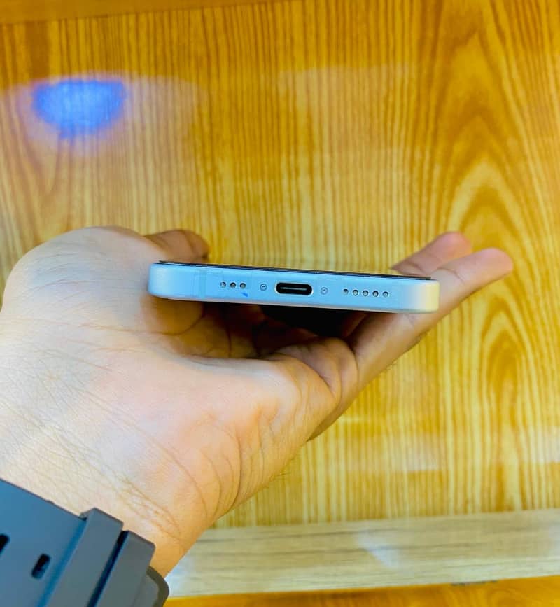 Apple iPhone 15 2