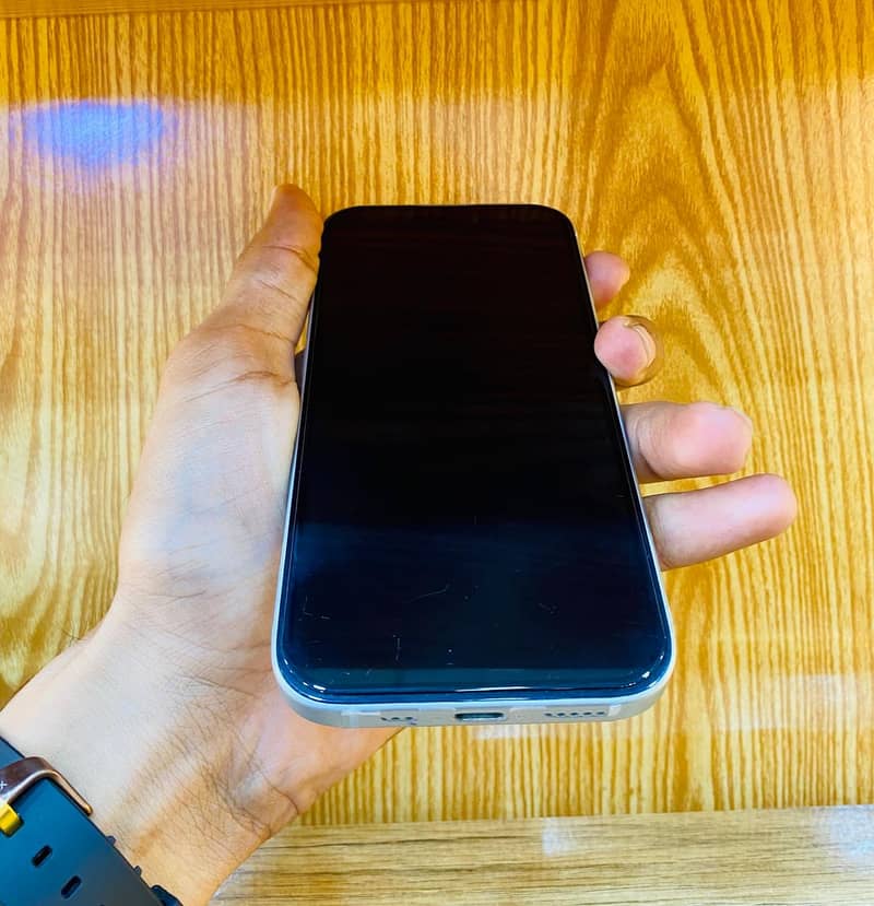 Apple iPhone 15 5