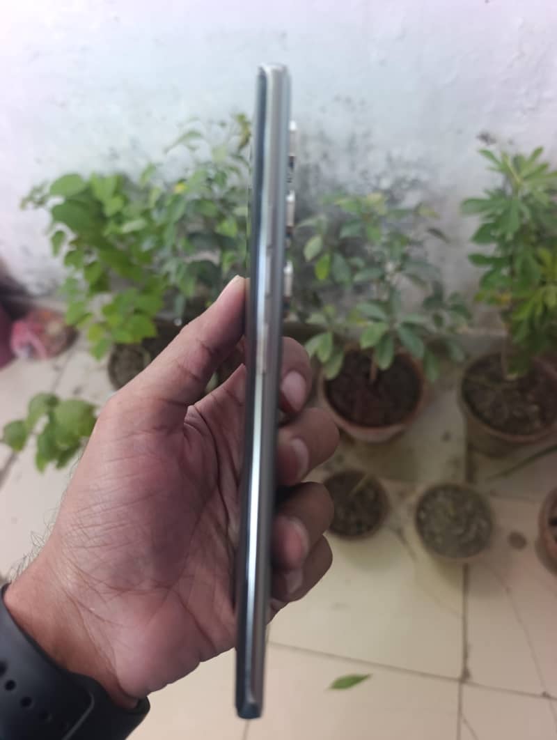 Tecno CAMON 40 Pro 1